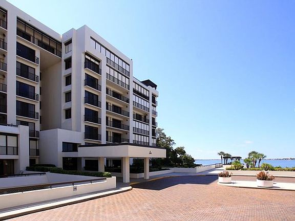 3rd image of 6 Belleview Blvd APT 607