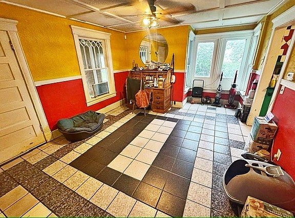 3rd image of 133 South St