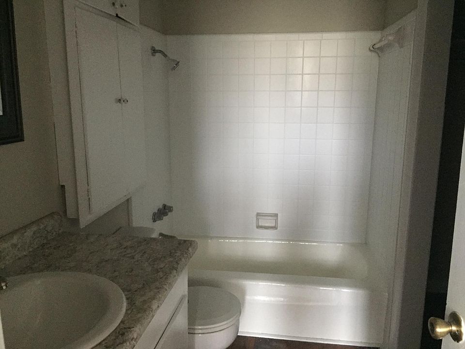 1st image of 215 S Main St APT 107