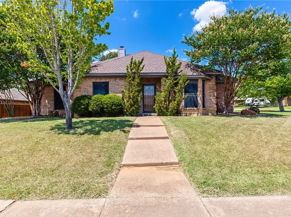 7133 Starnes Rd, North Richland Hills, TX 76182