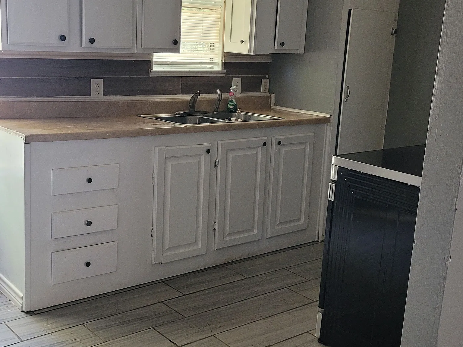 3 bed, 1.5 bath, $1,300 — Photo 3