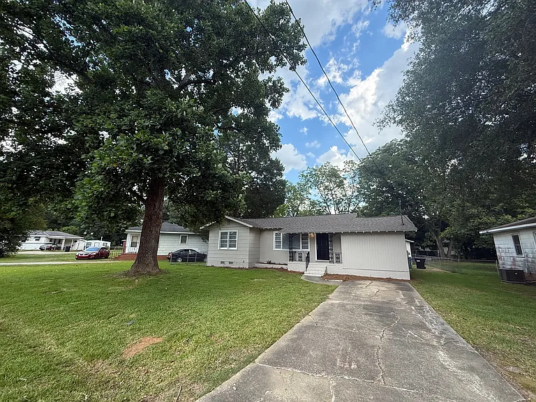 2408 Cornell Ave — Photo 1
