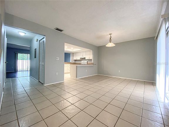 5th image of 961 Sunridge Dr #105