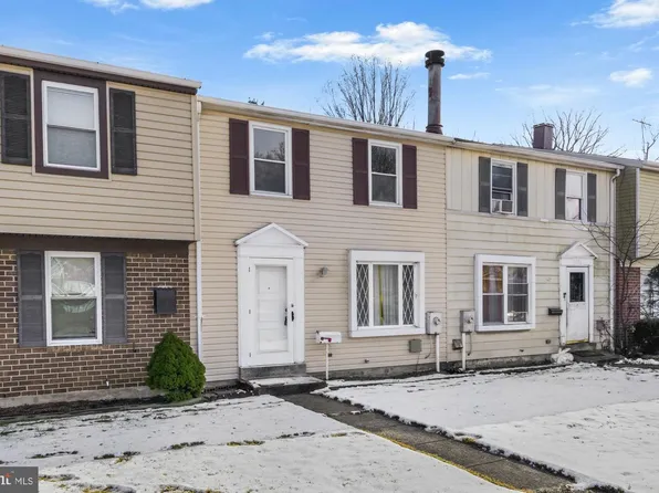 9155 Throgmorton Rd, Parkville, MD 21234