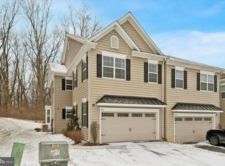 301 Kemper Dr #25, Honey Brook, PA 19344