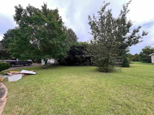 107 Vinewood Ct, Bonaire, GA 31005