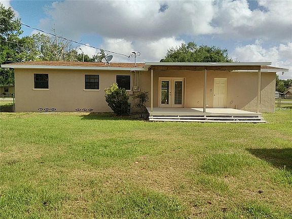 5th image of 8 Jeanette Dr