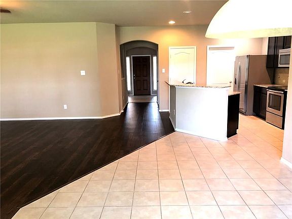 5th image of 13028 Sierra View Dr