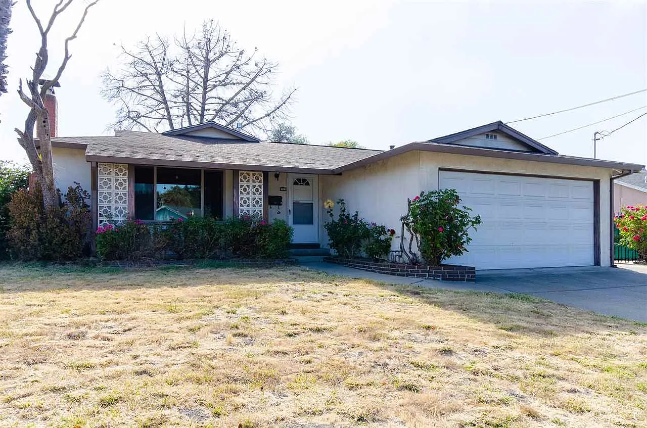 2527 Kenney Dr photo 1