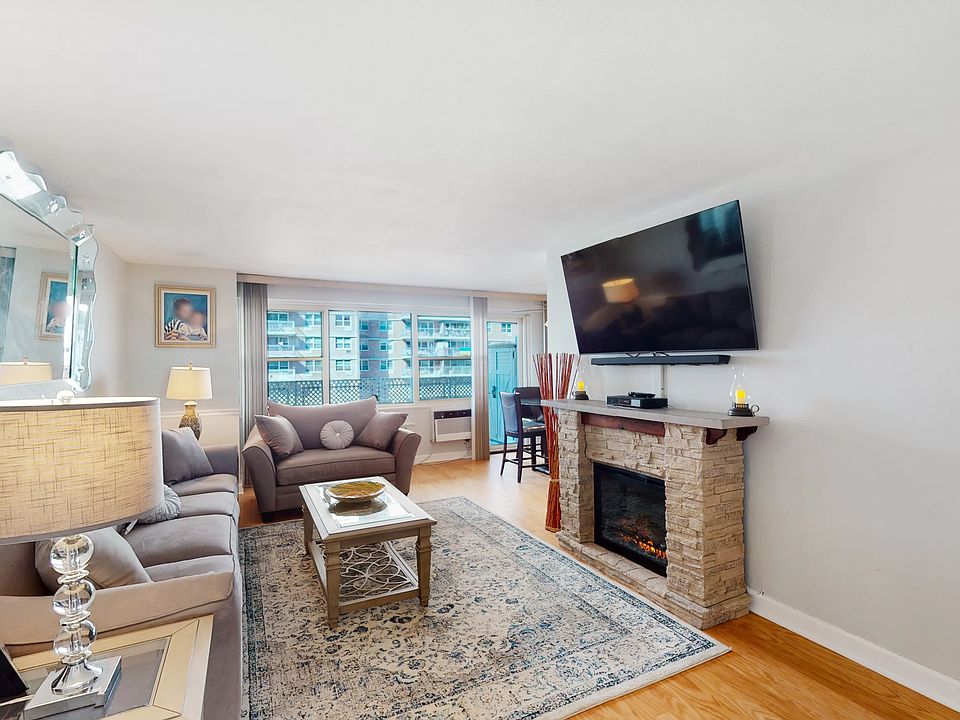 1st image of 2942 W 5th St APT 7D