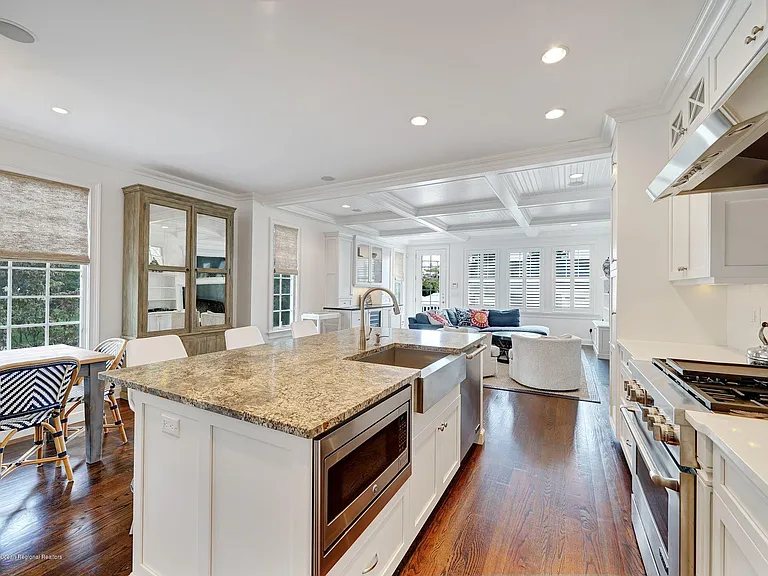 401 Monmouth Ave — Photo 12