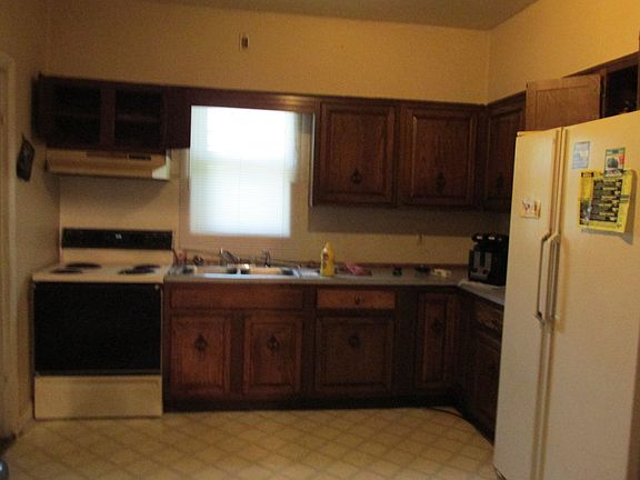 2nd image of 239 Lincoln St #1