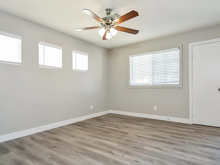 3010 Sunrise Bay Ave — Photo 14