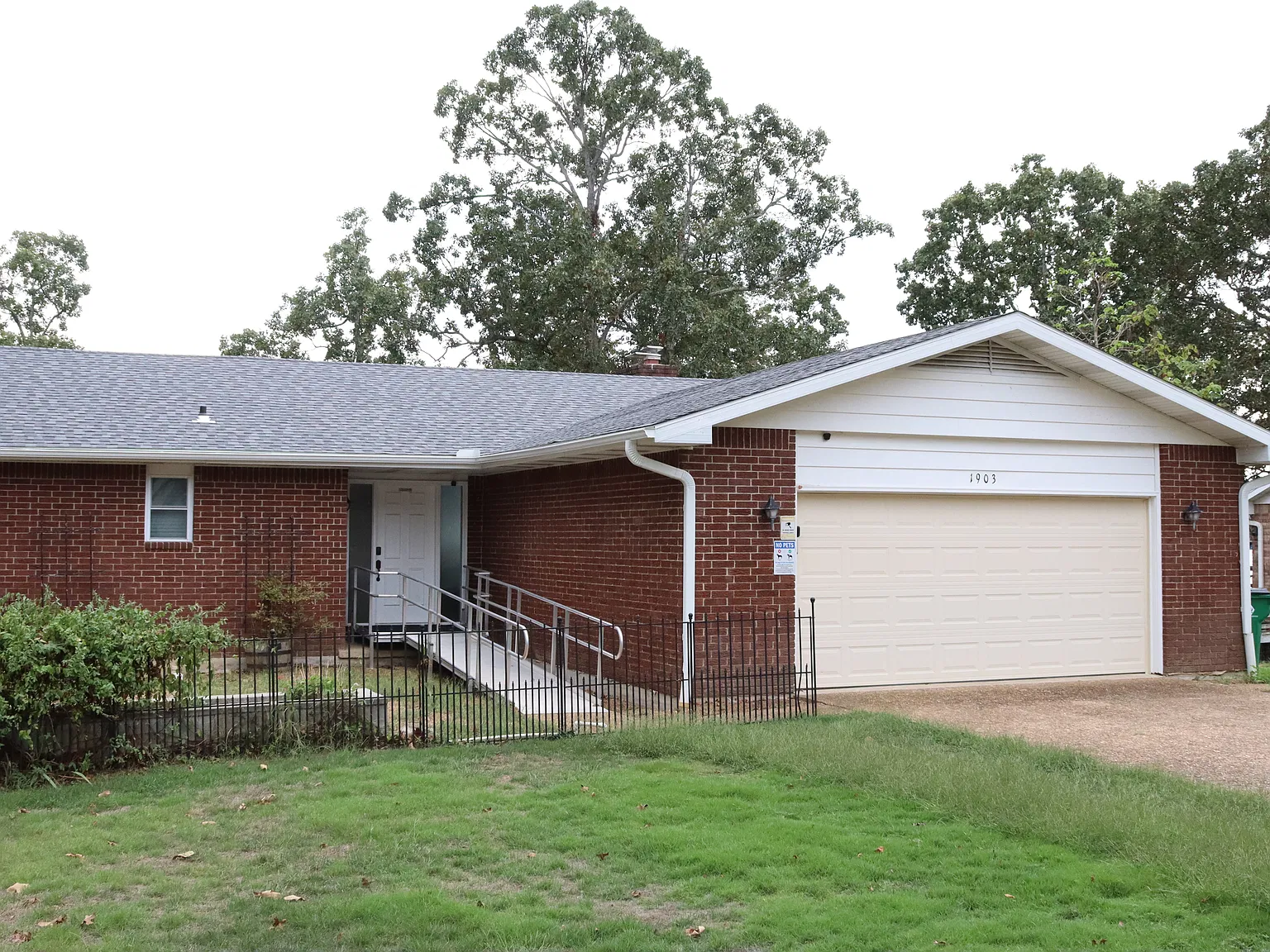 3 bed, 2380 sqft, $2,600 — Photo 1