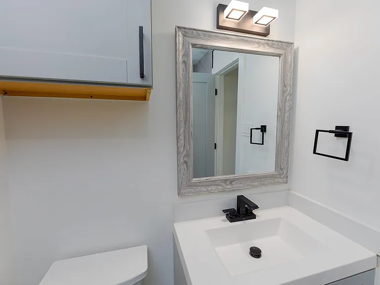 8405 Georgian Dr — Photo 16