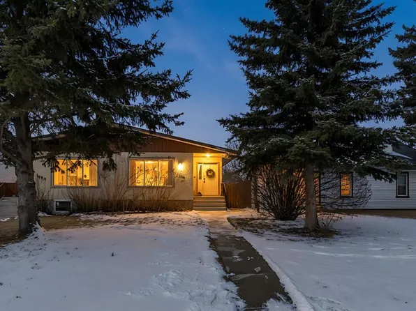 1628 E Saskatchewan St, Crossfield, AB T0M 0S0