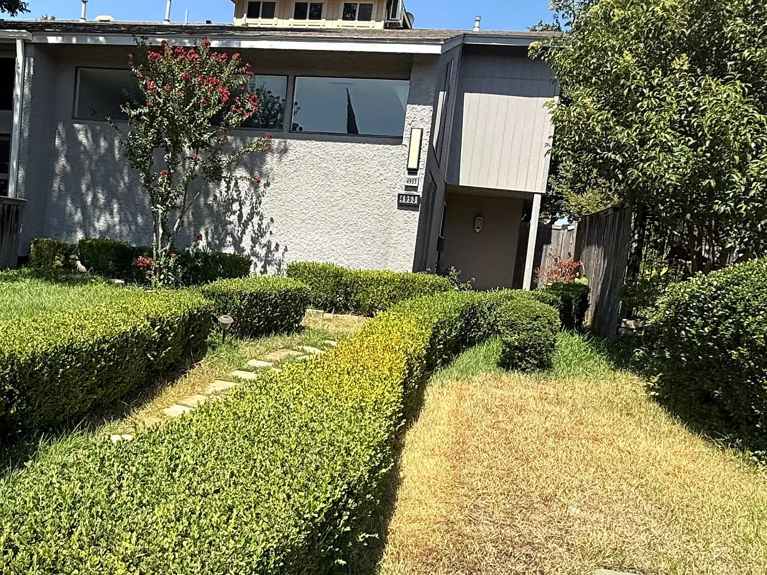 4 bed, 2.5 bath, 2680 sqft, $3,100 — Photo 1