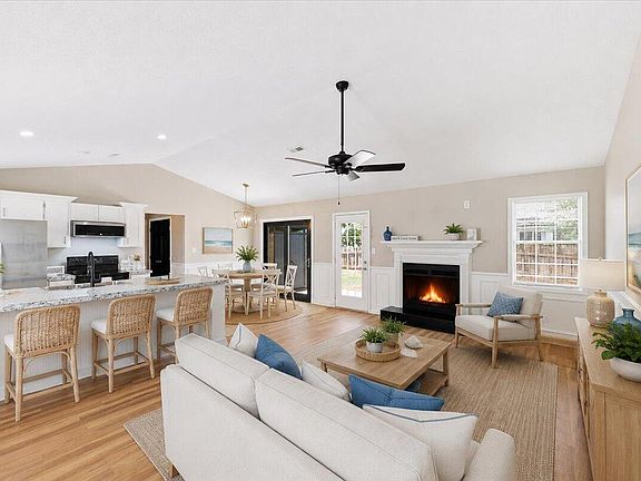 5th image of 405 Amberjack Way