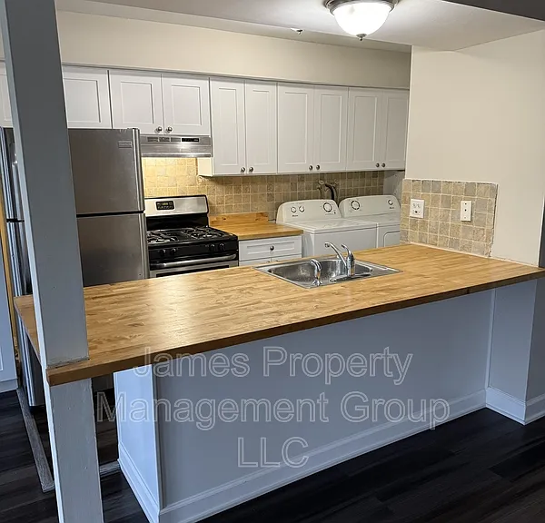 1557 Quaker Ln #114 — Photo 2