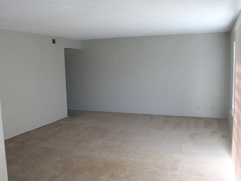 6375 N Alturas Ave #4 — Photo 3