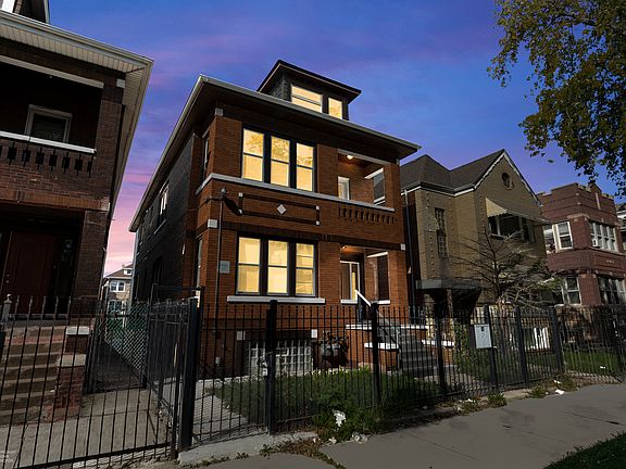 2nd image of 7018 S Artesian Ave