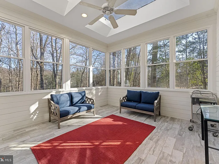 8541 Old Dominion Dr — Photo 23