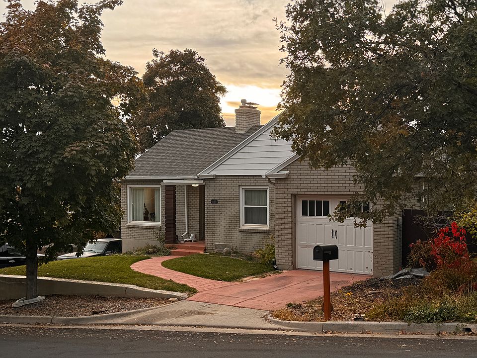 Front of house, from street