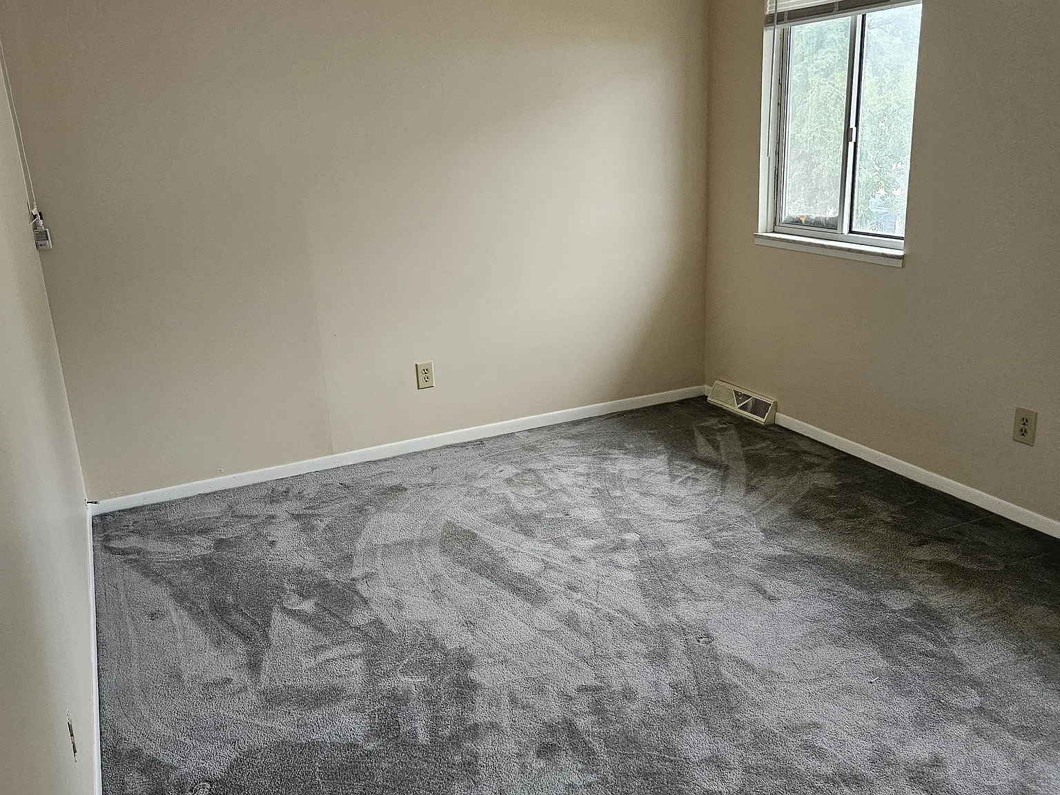 2 bed, 1.5 bath, 1074 sqft, $1,200 — Photo 4