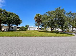 401 Eagle Dr, Barefoot Bay, FL 32976