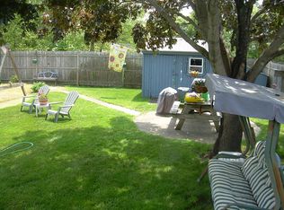 31 Gloria St, Pawtucket, RI 02861