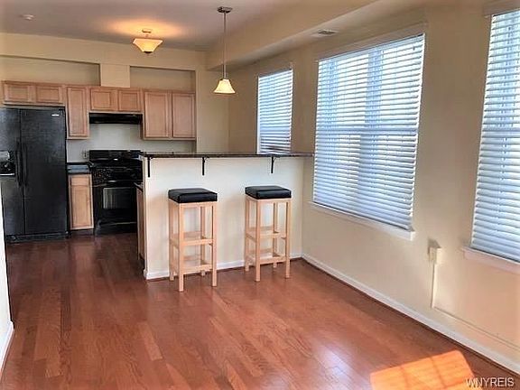 4th image of 700 Parkside Ave APT 6