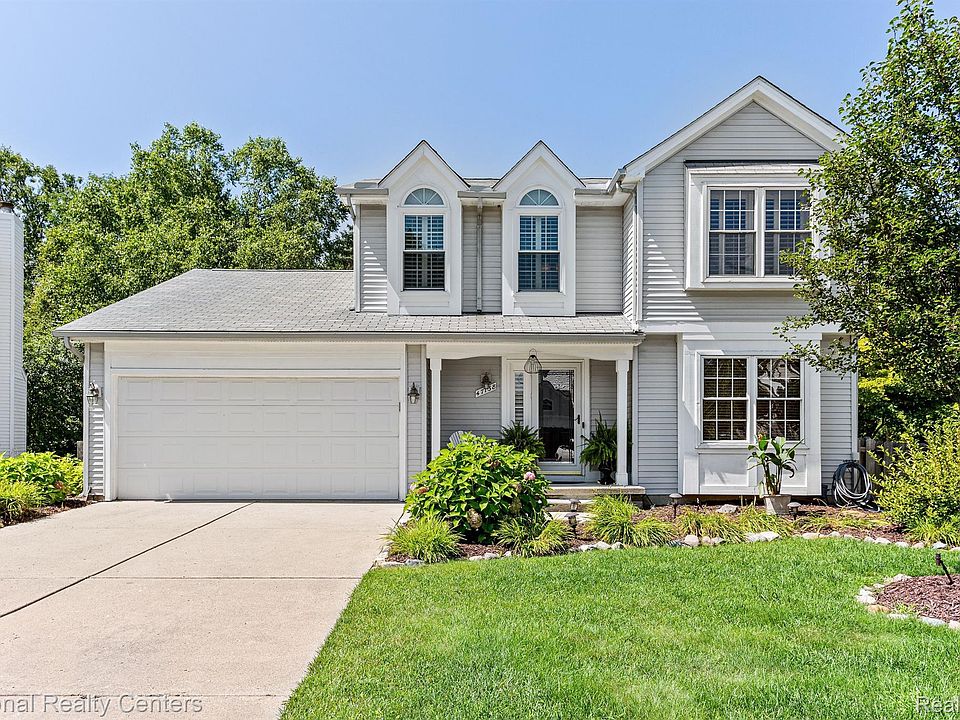 1st image of 47138 Scarlet Dr S