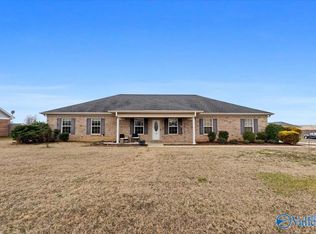 116 Ivy Darlene Dr, New Market, AL 35761