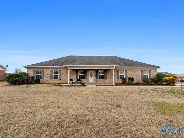 116 Ivy Darlene Dr, New Market, AL 35761