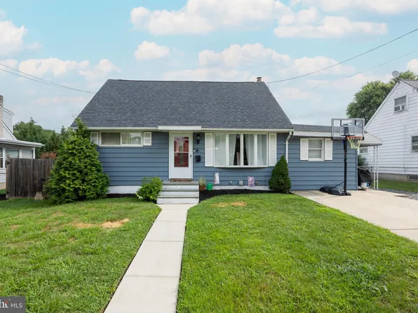 6 Soloff Dr, Hamilton, NJ 08610