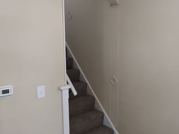 3rd image of 2712 Alexandria Ave