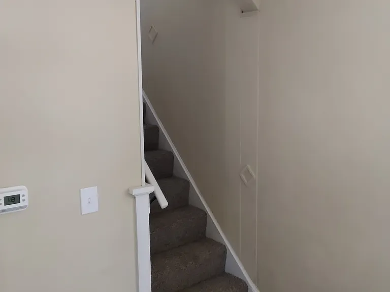 2712 Alexandria Ave — Photo 3