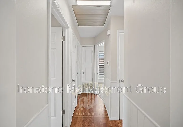 908 W El Paso Pl — Photo 7