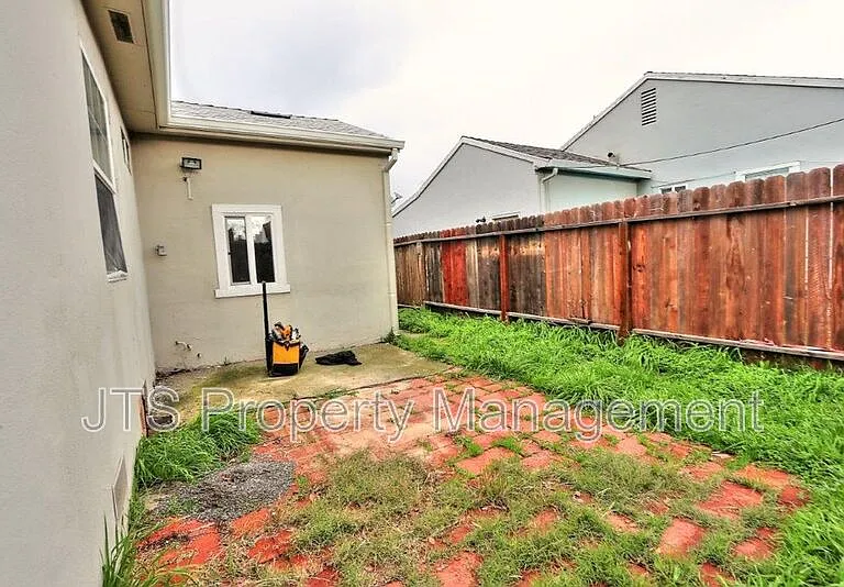 5302 Gordon Dr — Photo 56