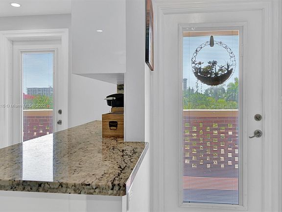 4th image of 2731 NE 14th Street Cswy APT 426