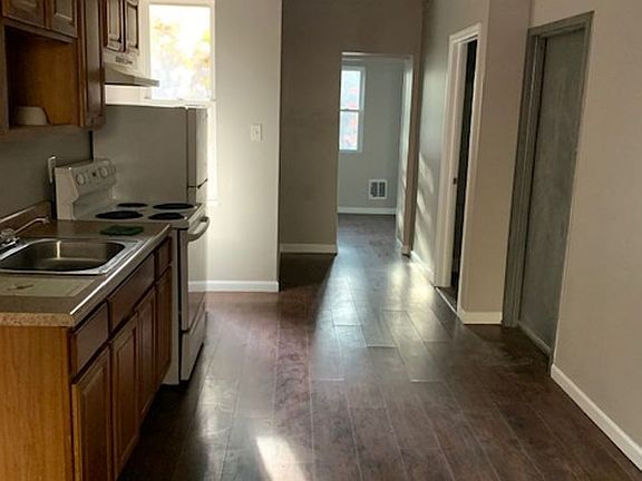 2nd image of 1846 E Thayer St Floor 1