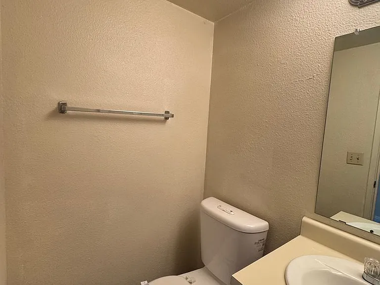 4208 White Ln — Photo 10