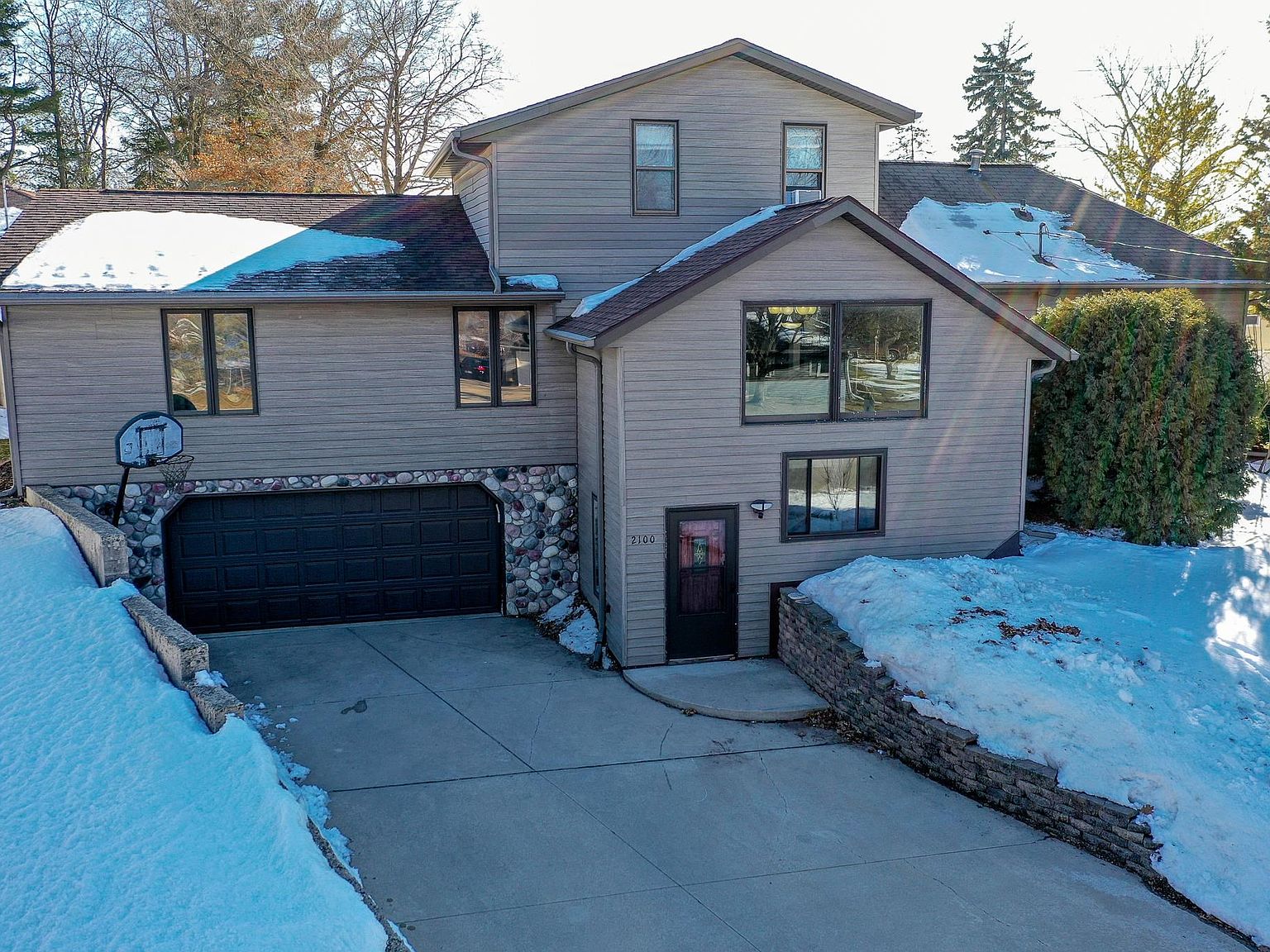 2100 Hillside Ln, Green Bay, WI 54302 Zillow