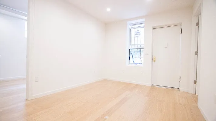 Rented by Nooklyn NYC LLC | media 22