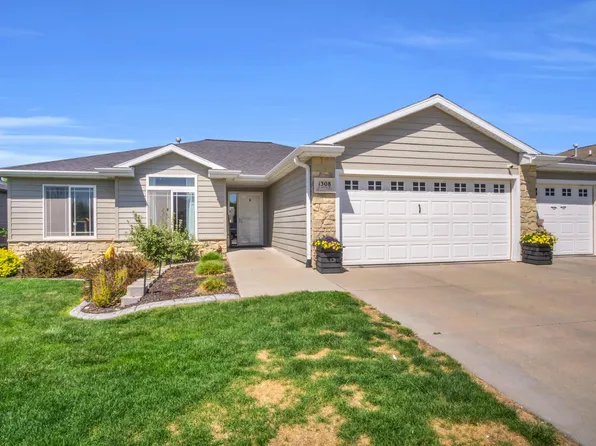1308 E 65th Street Pl, Kearney, NE 68847