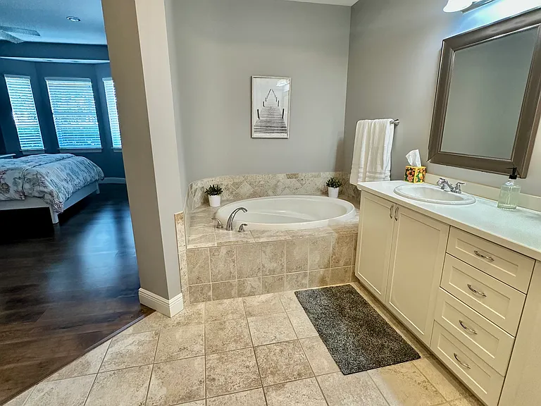Primary bath with large bathtub