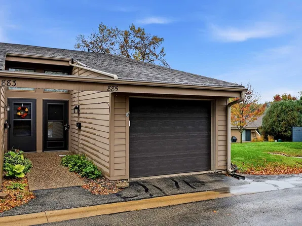 885 Stone Ridge Pl, Dubuque, IA 52001
