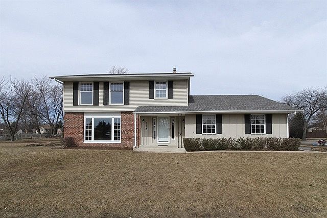 1st image of 710 Sunrise Ln