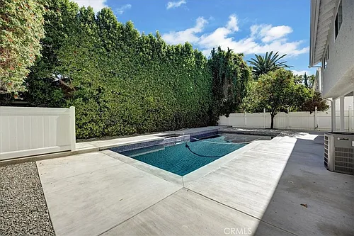 5346 Tyrone Ave Photo 1