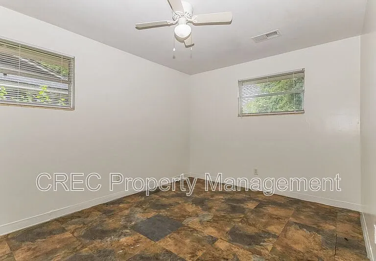 1635 Memminger Ave #B — Photo 12